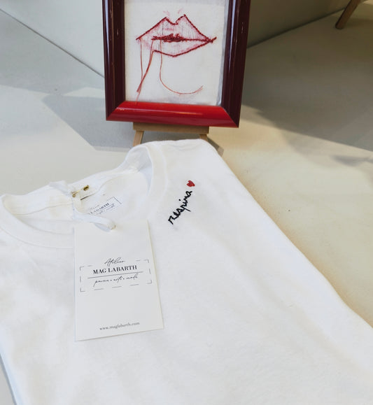 Maglietta "Respira" Ricamata a mano